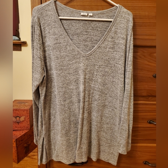GAP Tops - XL v neck gray Gap long sleeve tee